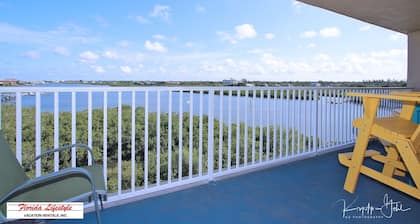 Bayshore Yacht & Tennis Club 507