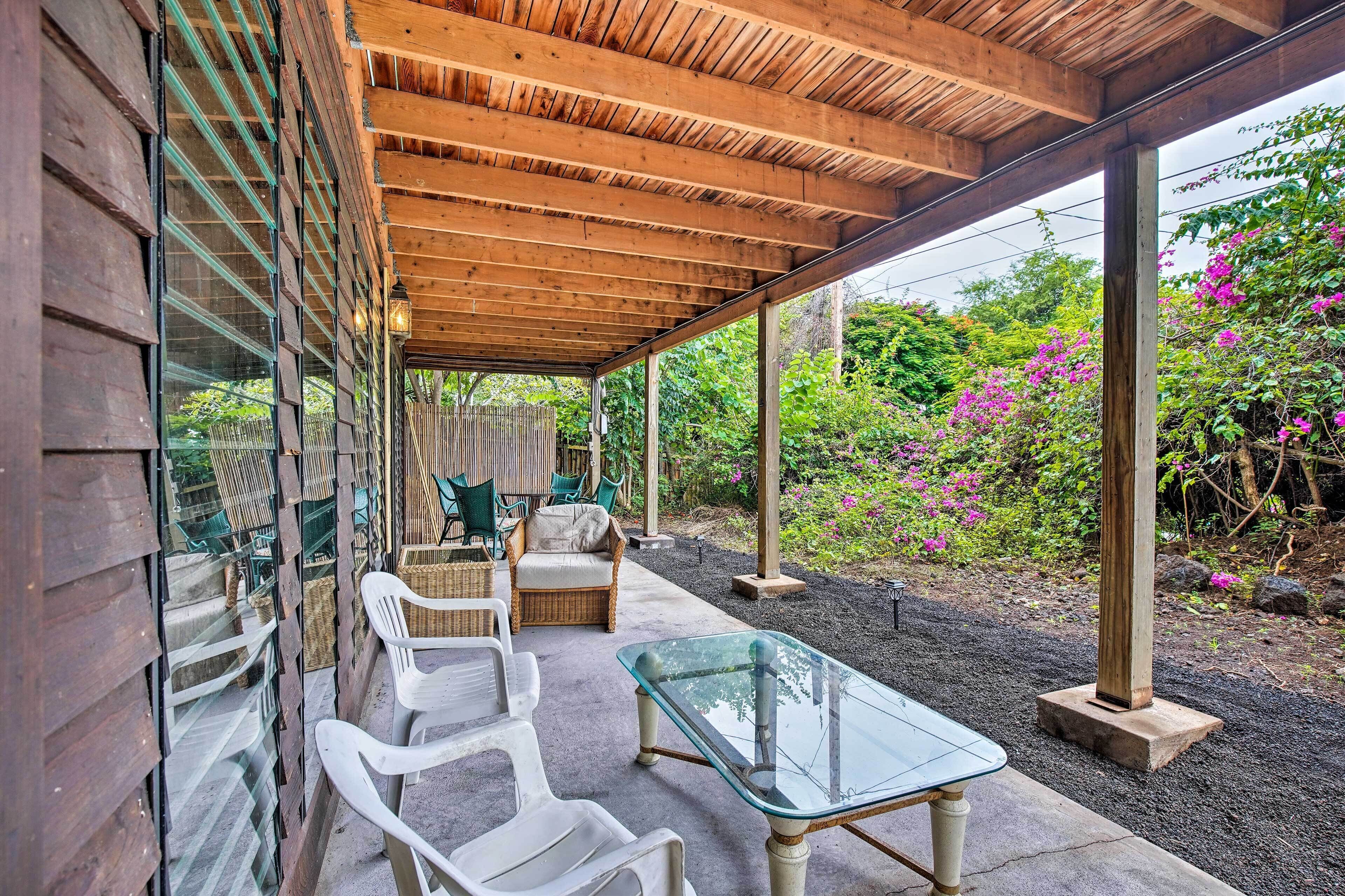 Walk to Turtle Beach from Kailua-Kona Apt!