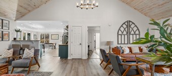 Leiper’s Fork Hilltop Home on 12 Private Acres near Franklin and Nashville