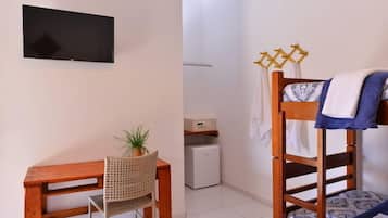 Quadruple Room (Ala Norte Sul) | Minibar, in-room safe, individually furnished, bed sheets