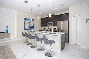 Microwave, dishwasher, cookware/dishes/utensils, paper towels