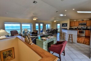 Comfort House, 3 Bedrooms, Beach View (Beach House) | Living area