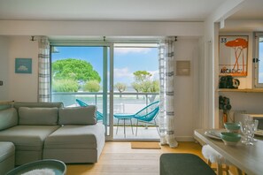 TV - La Corvette – Seafront Studio in Arcachon (Arcachon)