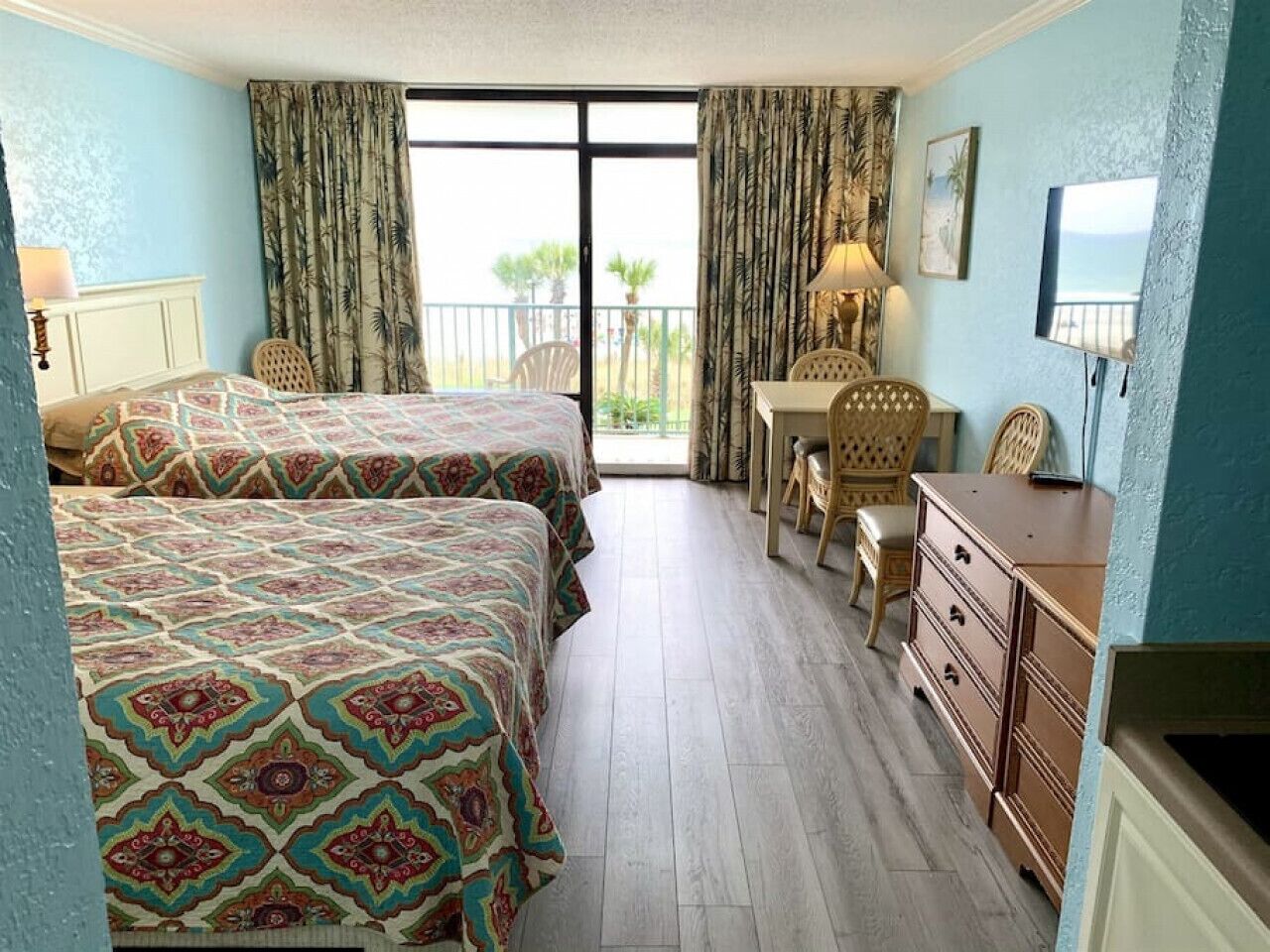 *RENOVATED OCEANFRONT CONDO*Queen Beds*Pools*Hot Tubs*More*P220