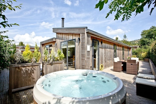 The Retreat, Strawberryfield Park -  a lodge that sleeps 4 guests  in 2 bedrooms