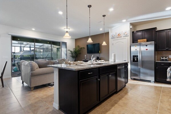 Refrigerador, microondas, parrilla de estufa y lavavajillas 