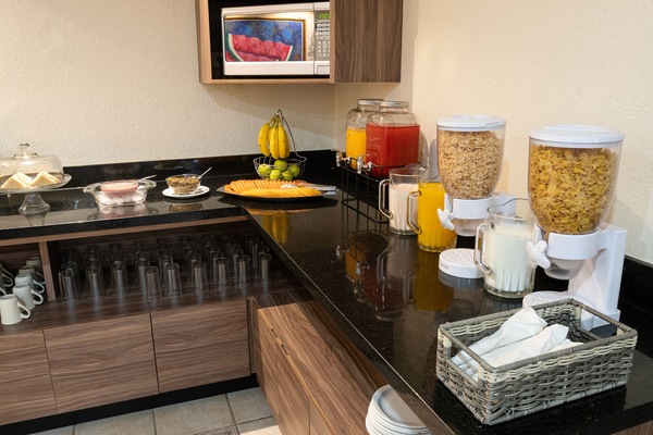 Desayuno bufé gratuito y diario