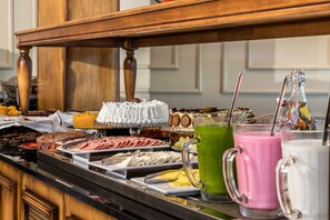Coffee service - Colina Lagos Hotel (Gramado)
