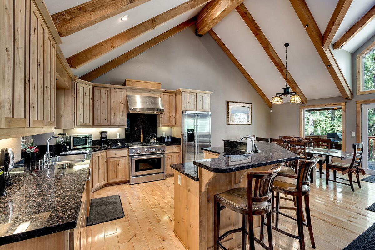 Forest View Lodge Private Hot Tub and Pool Table