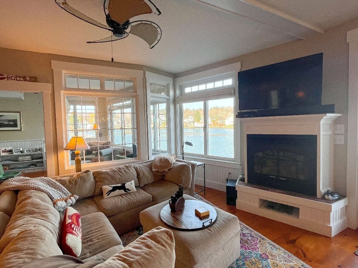 Year Round Luxury Waterfront Condo, Heart of Boothbay Harbor