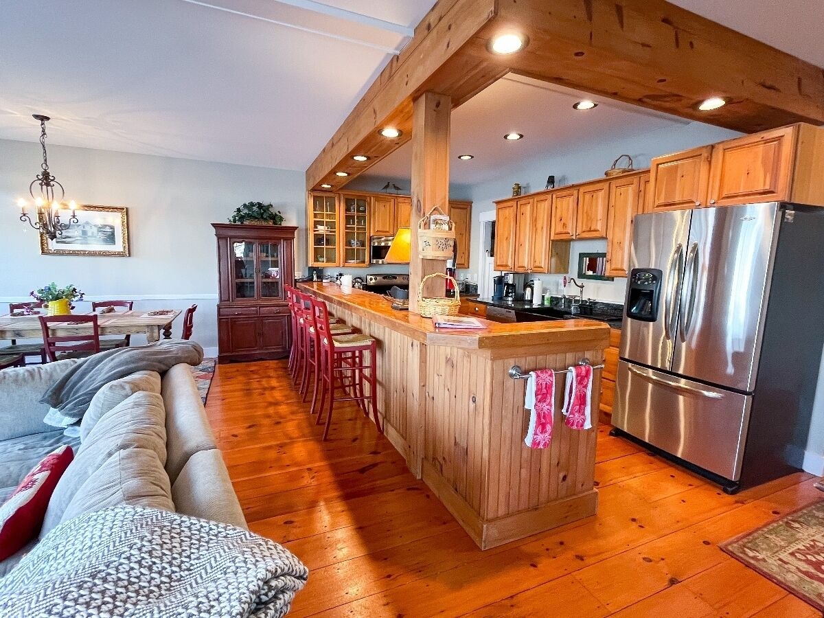 Year Round Luxury Waterfront Condo, Heart of Boothbay Harbor