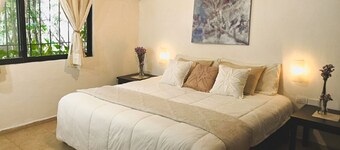 2 min to the Beach - Home & Garden