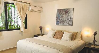 2 min to the Beach - Home & Garden