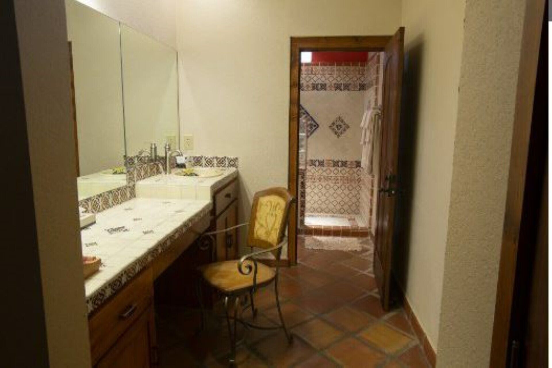 ESCONDIDA SUITE #2 QUEEN