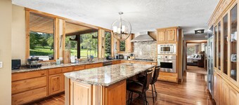 Elk Country Lodge | Spectacular Home near Lake CDA