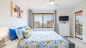 3 bedrooms, iron/ironing board, travel cot