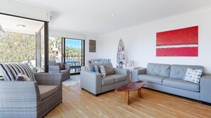 TV - Endeavour, 3/13 Ondine Cl - large three bedroom unit with filtered water views (Nelson Bay)