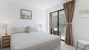 3 bedrooms, iron/ironing board, travel cot - Endeavour, 3/13 Ondine Cl - large three bedroom unit with filtered water views (Nelson Bay)