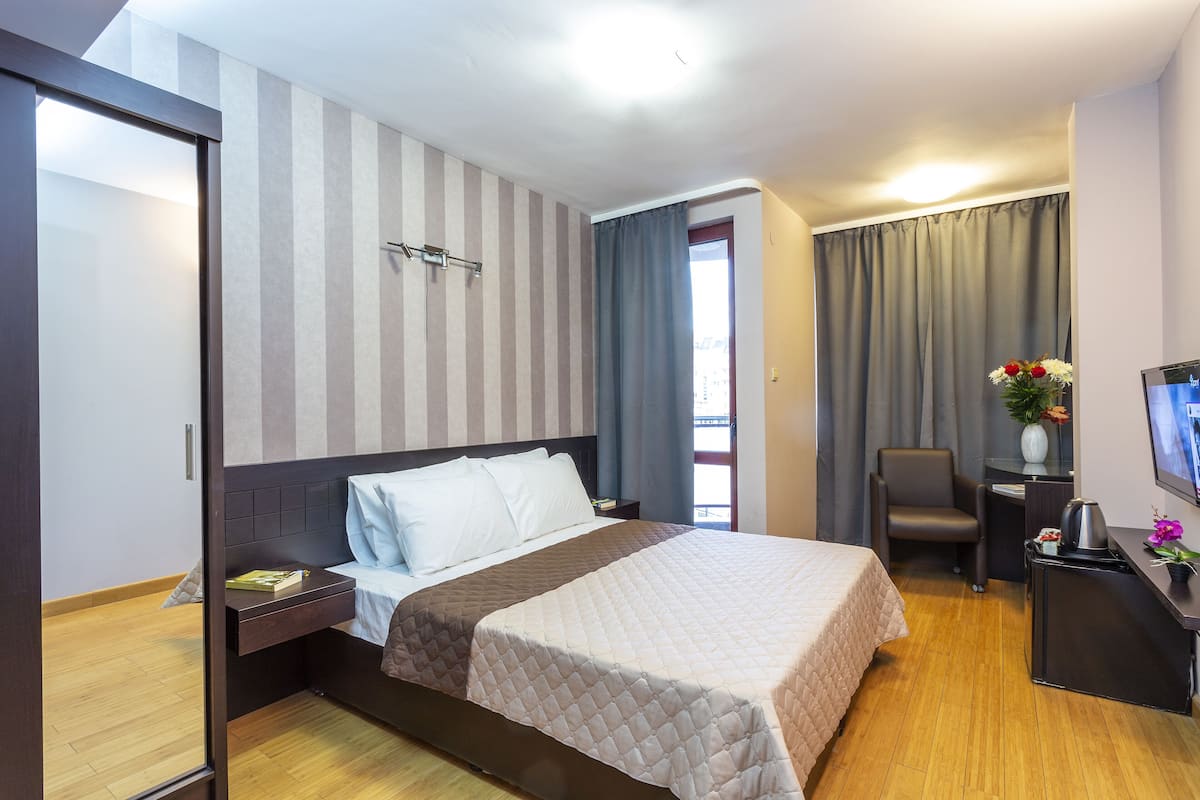 1 bedroom, minibar, in-room safe, desk