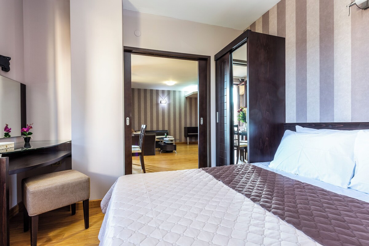 Minibar, in-room safe, desk, soundproofing