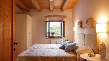 Superior Double Room | Soundproofing, free WiFi, bed sheets