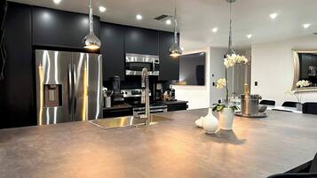 Fridge, microwave, dishwasher, coffee/tea maker