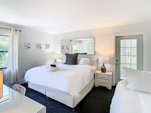 3 bedrooms, desk, iron/ironing board, WiFi