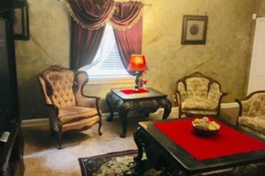 2 BEDROOM LARGE SPACIOUS LUXURY APARTMENT UNIT B SLEEP 6