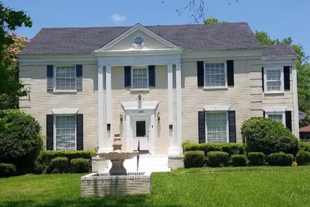 2 BEDROOM LARGE SPACIOUS LUXURY APARTMENT UNIT B SLEEP 6