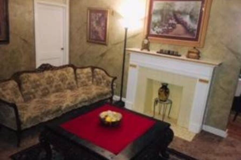 2 BEDROOM LARGE SPACIOUS LUXURY APARTMENT UNIT B SLEEP 6