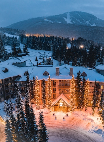 Blackcomb Springs Suites by CLIQUE