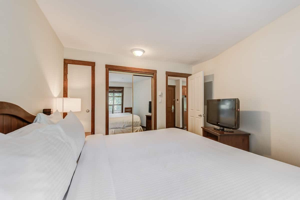 Premium bedding, blackout drapes, iron/ironing board, free WiFi