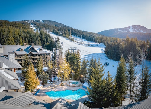 Blackcomb Springs Suites by CLIQUE