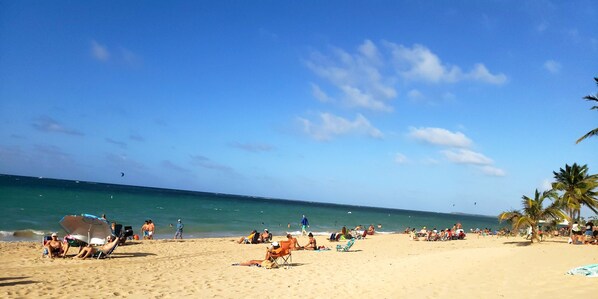 Chaise longue, serviettes de plage