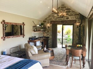 1 habitación, escritorio, tabla de planchar con plancha y wifi gratis 