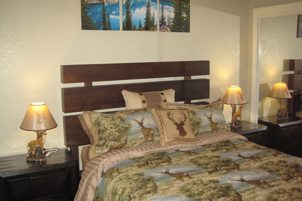 “Bear and Deer” 2 Bedroom private suite
