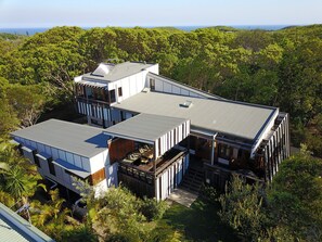 Exterior - Architect designed luxury with views and walking distance to beach. (Point Lookout)