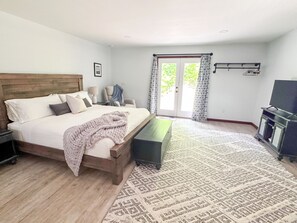 2 bedrooms, desk, iron/ironing board, free WiFi