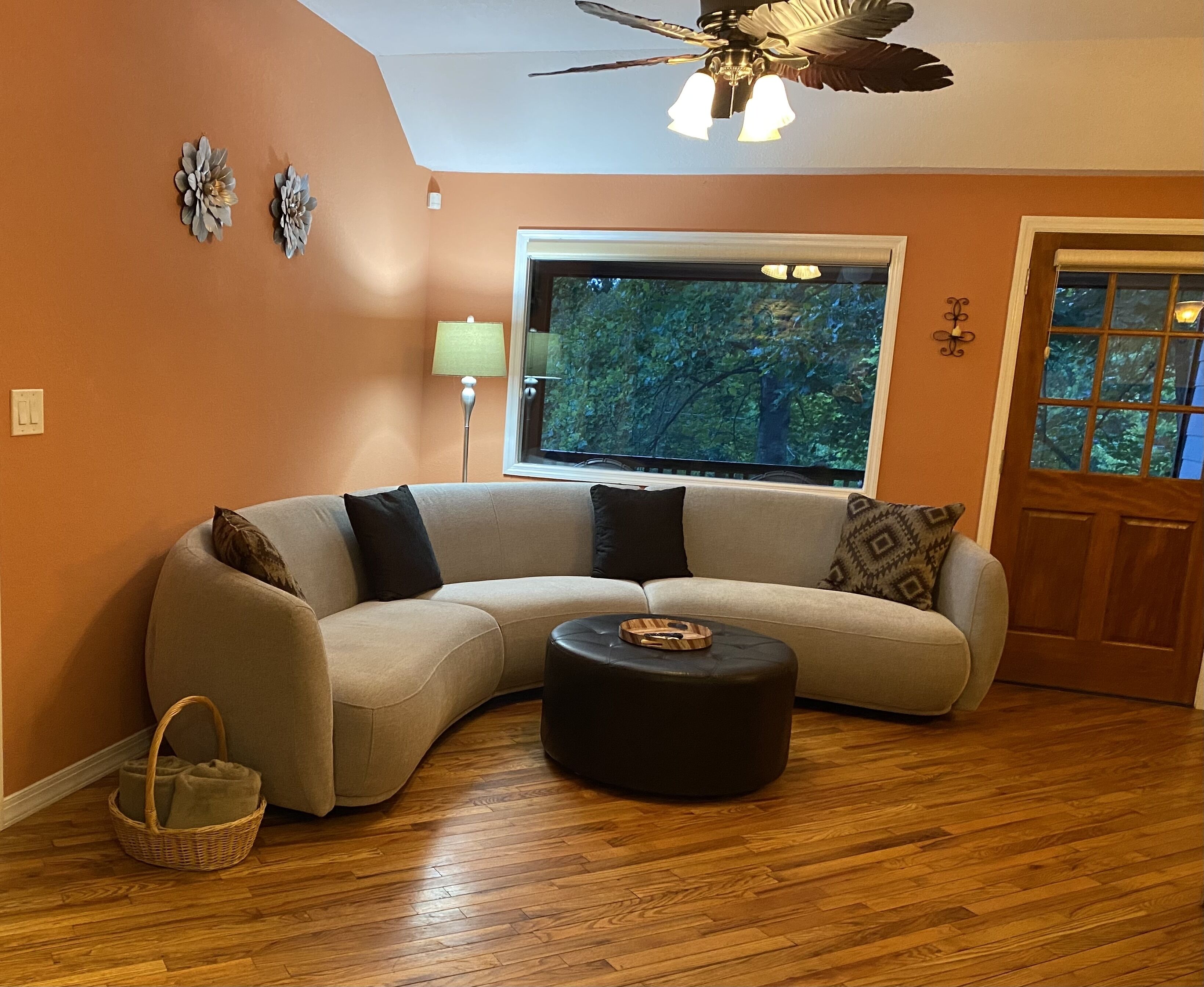 Pisgah Mountain Cottage - Retreat-Mountain Views-Hot tub-Pet Freindly