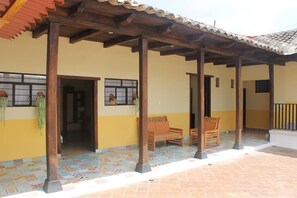 32-Zoll-Flachbildfernseher mit Kabelempfang, Fernseher