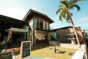 施設の正面
