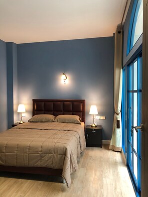 Standard Double Room with Shared bathroom