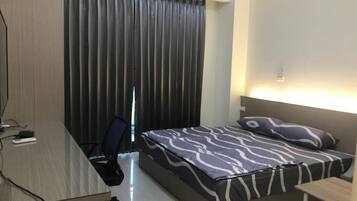 Double Room | Desk, blackout drapes, free WiFi, bed sheets
