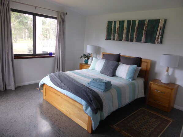 2 makuuhuonetta, silitysrauta/-lauta, vauvan matkasänky, ilmainen Wi-Fi