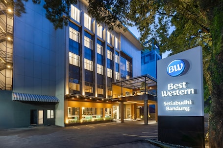 Fachada. Best Western Setiabudhi Bandung
