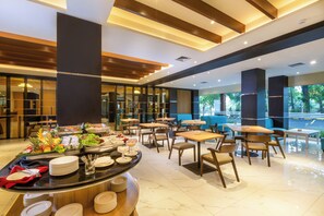 Desayuno buffet incluido todos los días