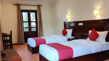 Deluxe Twin Room | Individually decorated, individually furnished, desk, laptop workspace