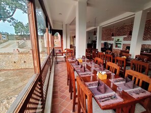 Restaurant - Bandipur Village lnn (Bandipur)