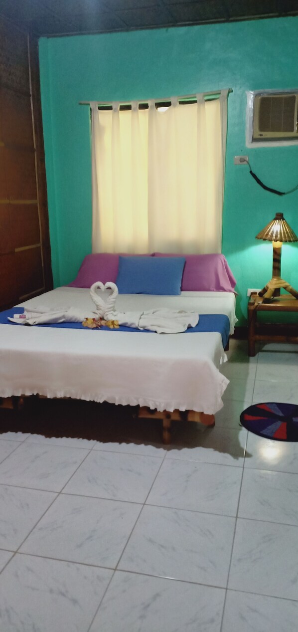 Free WiFi, bed sheets - The Orchids Private Villa (Boracay Island)