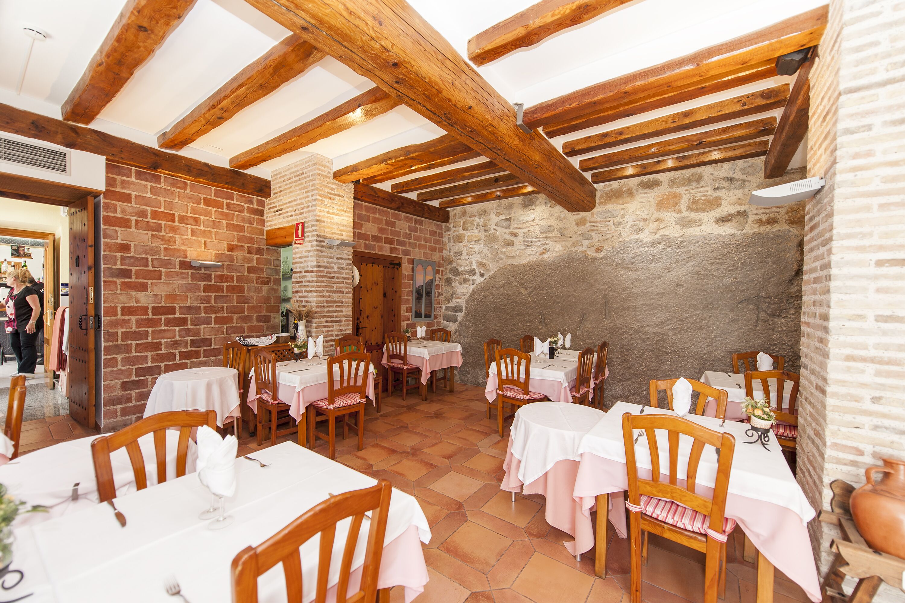 Desayuno completo diario (EUR 6.50 por persona)